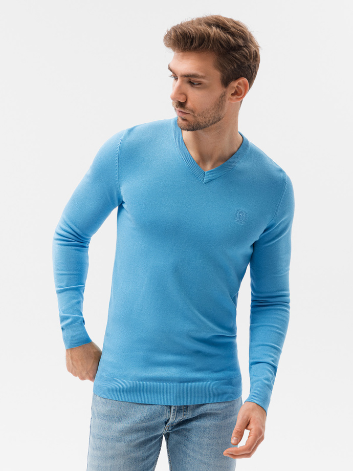 Light blue sweater outlet mens outfit