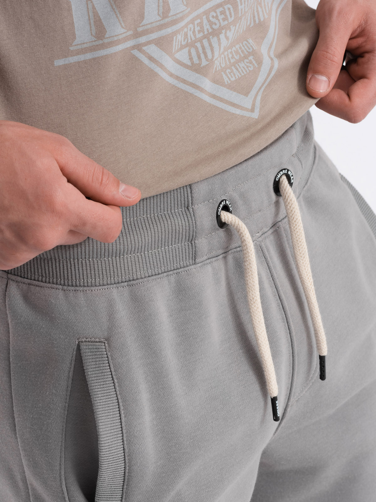 Men's short shorts with pockets gray V13 OMSRBS0109