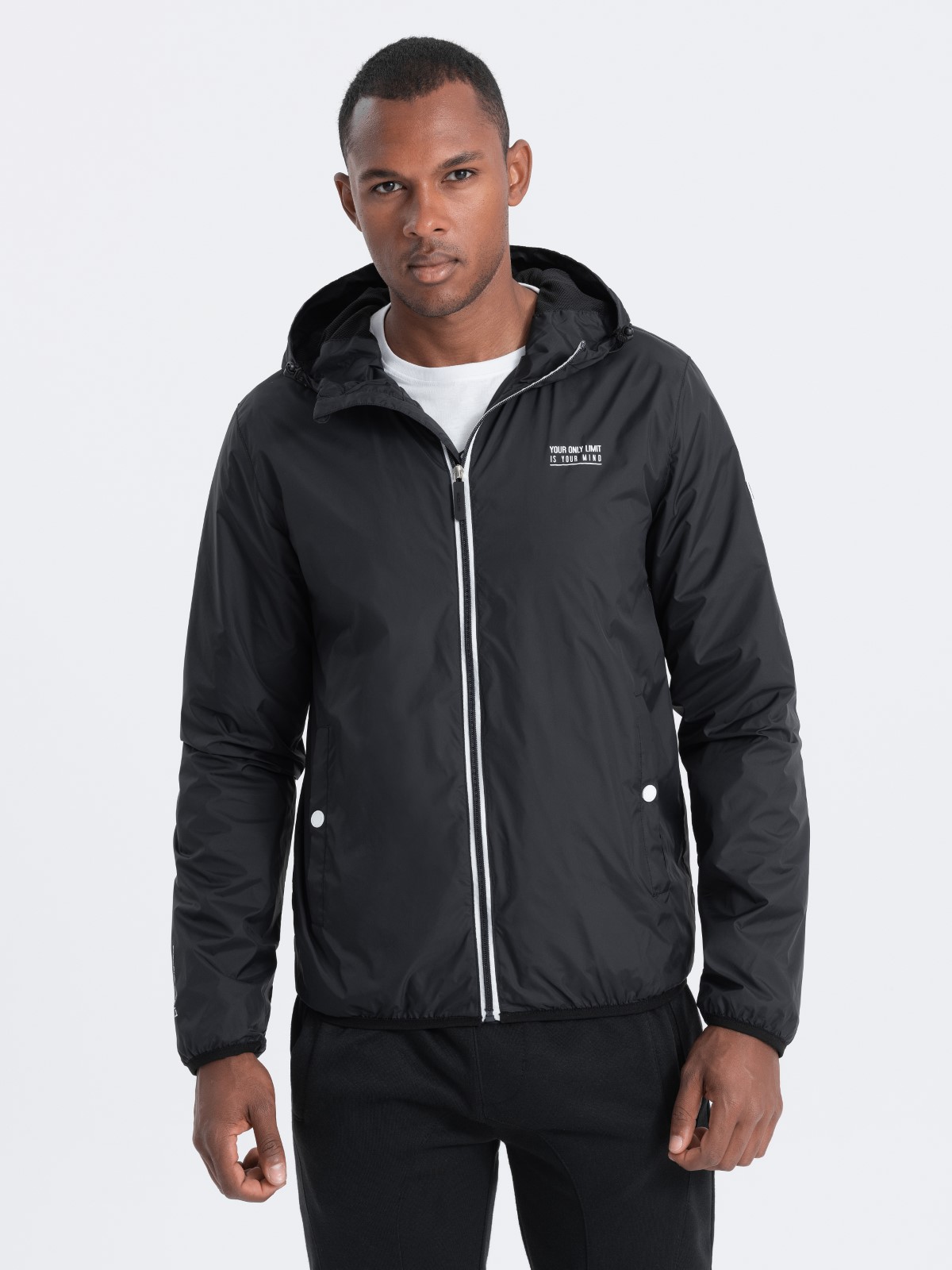Men's windbreaker jacket with hood and contrasting details - black V2  OM-JANP-0110