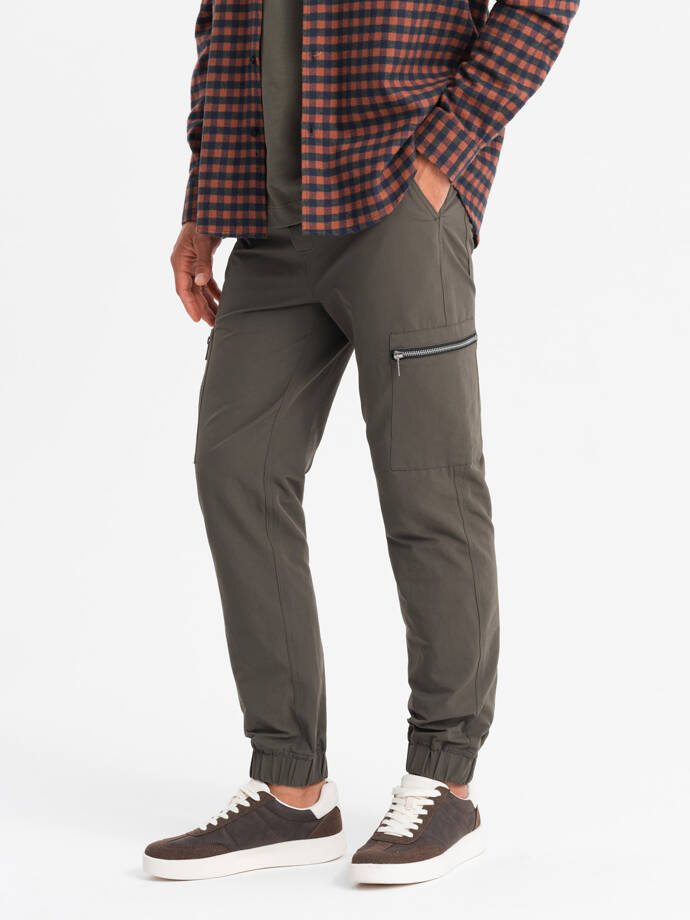 Men's jogger pants with cargo pockets and print - dark olive green V5 OM-PAJO-0200