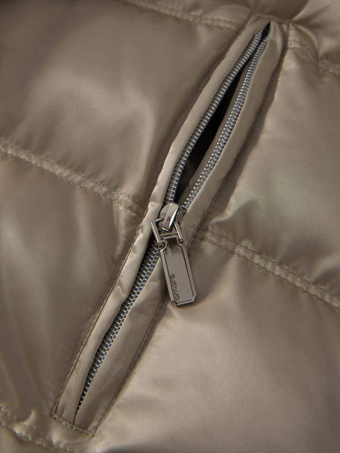 Jachetă matlasată pentru bărbați cu luciu și guler înalt - gri deschis V5 OM-JALP-0218