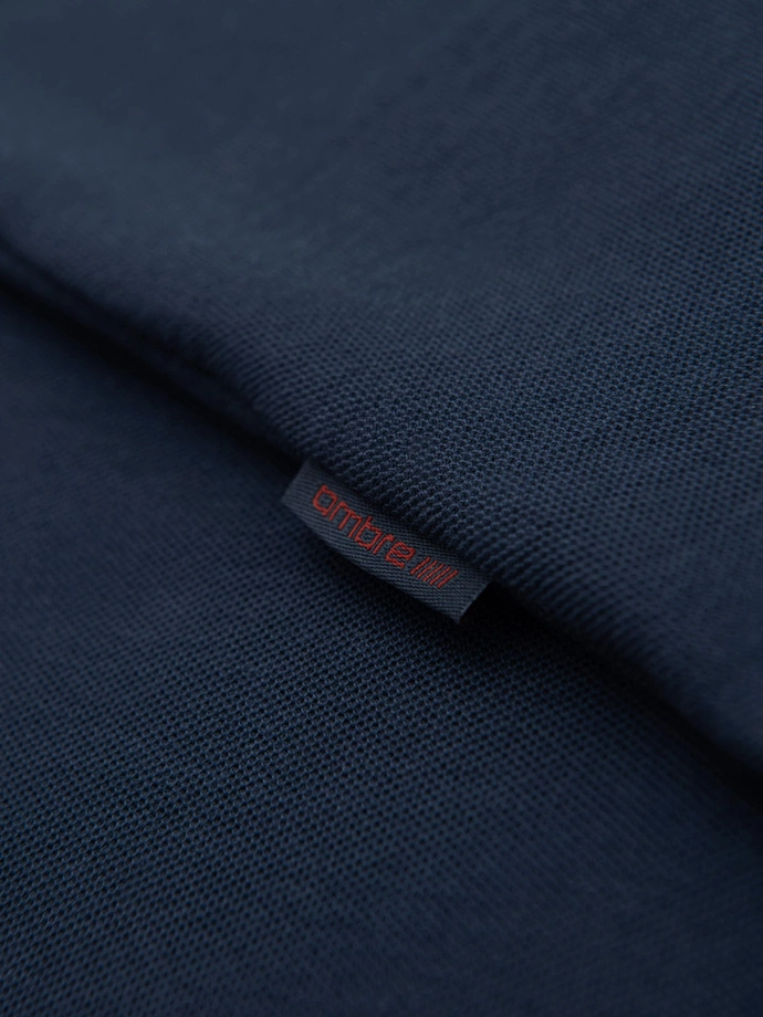 Vyriški marškinėliai su kontrastingais intarpais ir iškirpte - tamsiai mėlyni V1 OM-TSCT-0198
