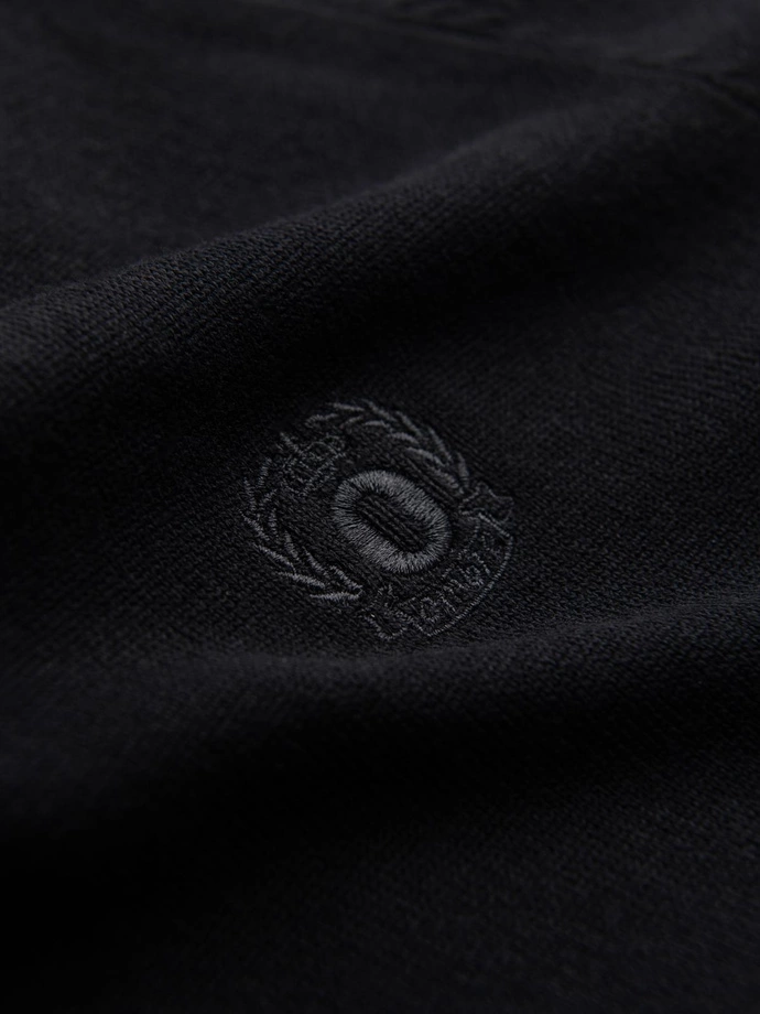 Elegantiškas vyriškas džemperis su iškirpte - juodas V1 OM-SWBS-0107