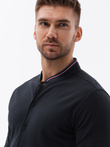Vyriški medvilniniai SLIM FIT marškiniai su apykakle ir spalvotomis juostelėmis - juodi V4 OM-SHCS-0178