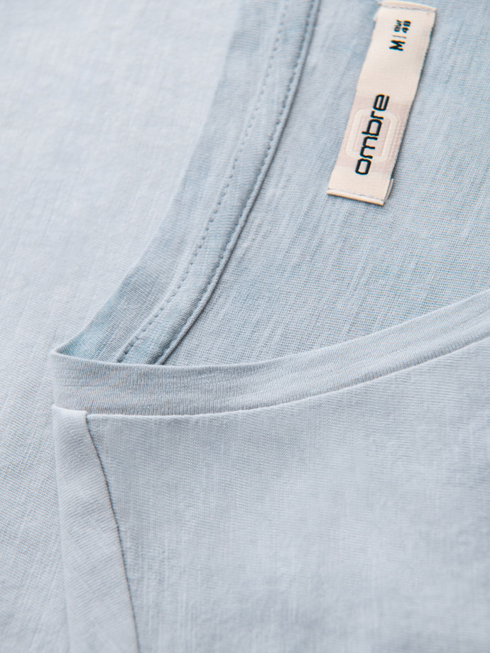 Men's cotton V-neck knit t-shirt with wash effect - grey V8 OM-TSWT-0242