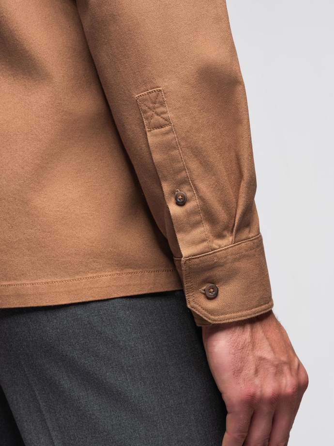 Cămașă bărbătească REGULAR FIT din bumbac cu buzunare cu nasturi - camel V2 OM-SHCS-0146