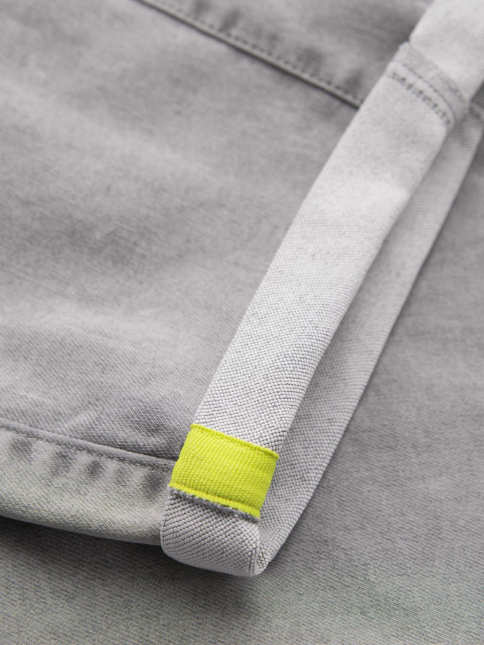 Pánské džínové kraťasy s ozdobným prošíváním - světle šedé V1 OM-SRDS-0135