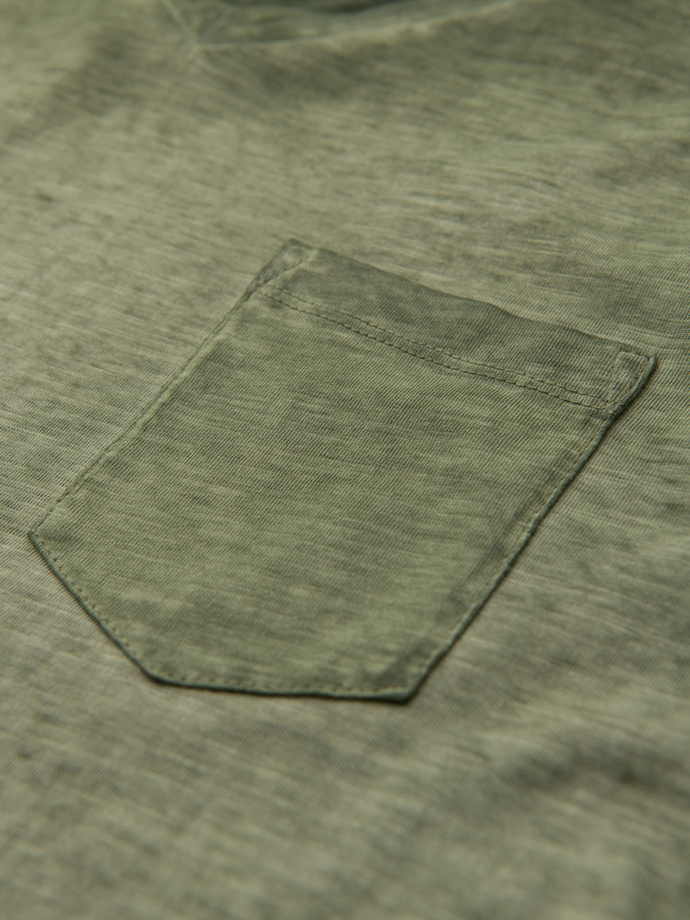 Pánské bavlněné tričko s výstřihem do V a sepraným efektem - olivové V9 OM-TSWT-0242