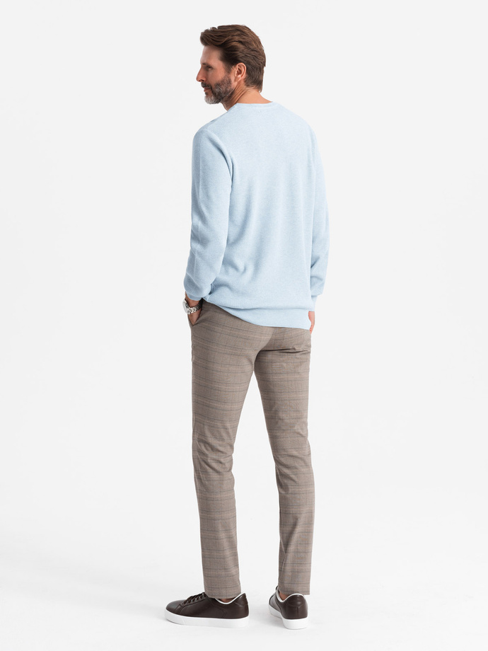 Vyriškas megztinis iš melanžinio struktūrinio trikotažo - mėlynas V2 OM-SWSW-0142