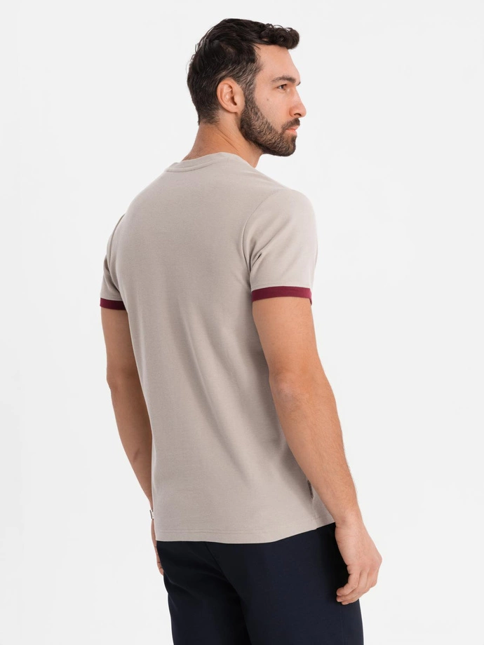 Men's T-shirt with contrasting inserts and v-neck - beige V2 OM-TSCT-0198