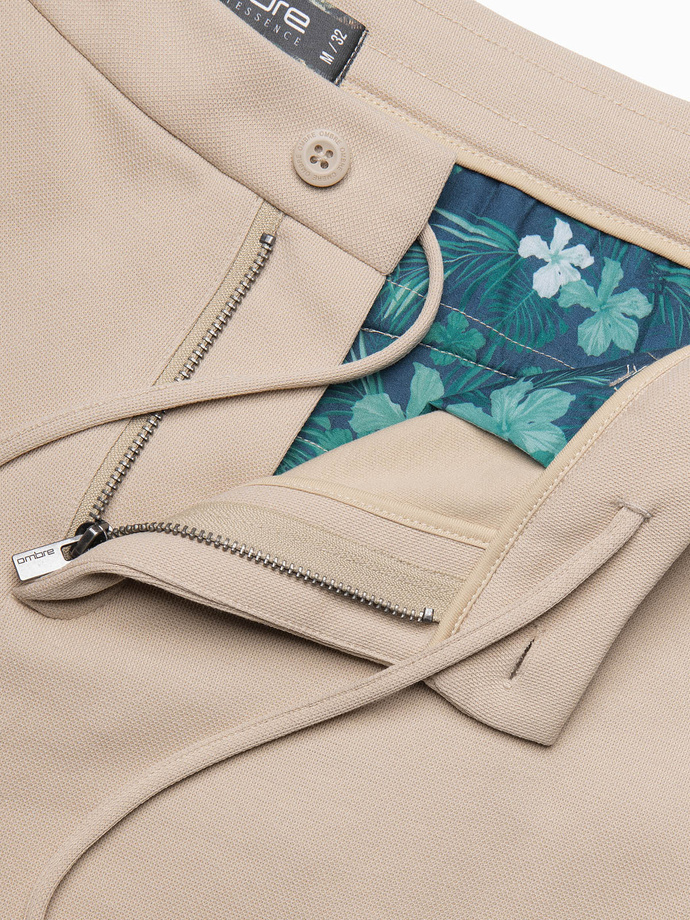 Vyriški SLIM FIT struktūrizuoti trikotažiniai šortai - smėlio spalvos V3 OM-SRCS-0126