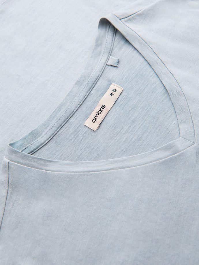 Men's cotton V-neck knit t-shirt with wash effect - grey V8 OM-TSWT-0242