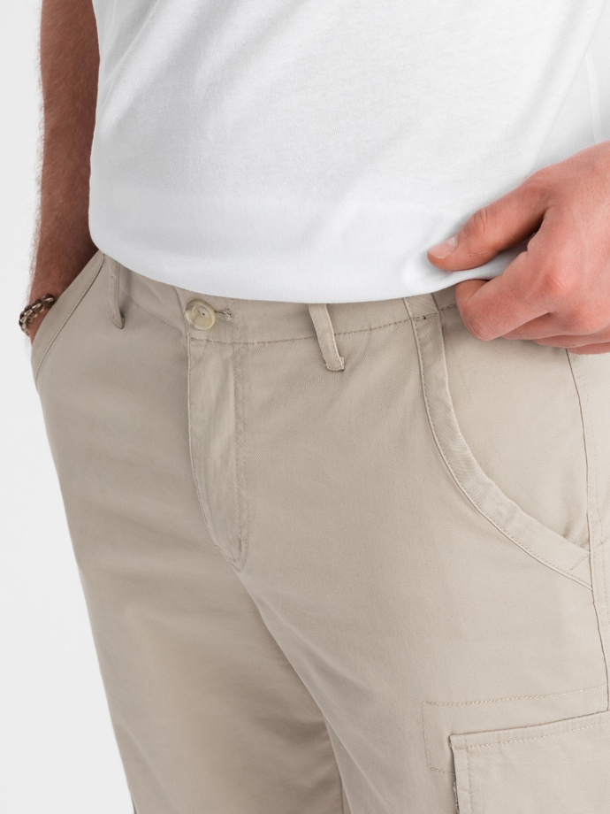 Men's monochromatic shorts with cargo pockets - beige V3 OM-SRCG-0133