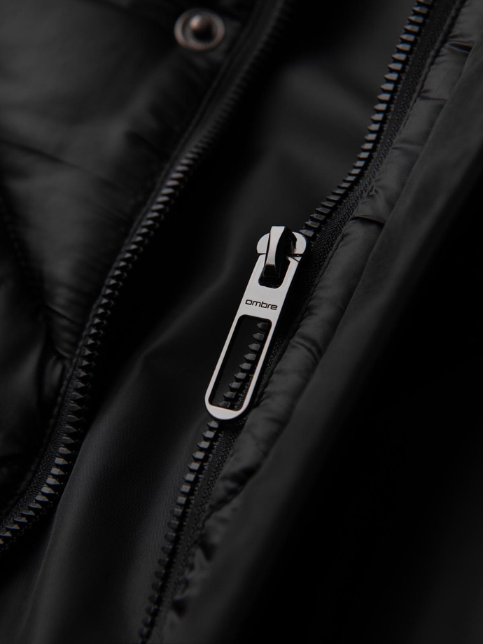 Pánska bunda s kapucňou a geometrickým kosoštvorcovým prešívaním - čierna V1 OM-JAHP-0237