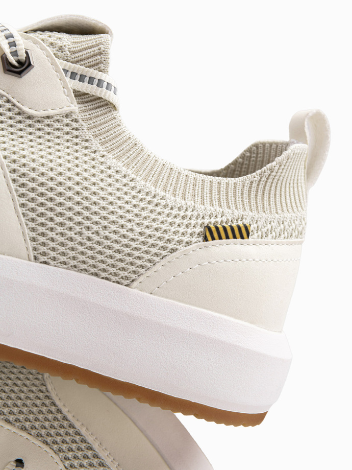 Adidași slip-on pentru bărbați din material structurat - nisip V1 OM-FOSL-0154