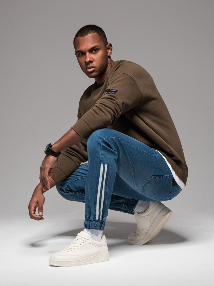 Pantalon sport bărbătesc din denim cu bordură - albastru V3 OM-PADJ-0156