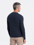 Pánske elastanové tričko s dlhým rukávom a okrúhlym výstrihom - tmavomodré V2 OM-LSCL-0102