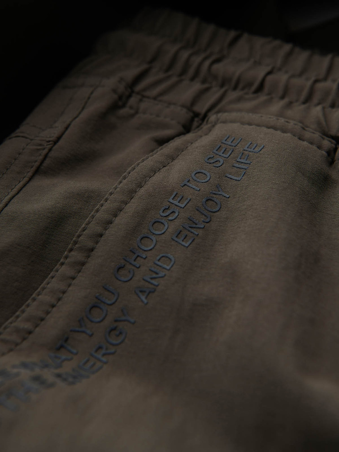 Men's jogger pants with cargo pockets and print - dark olive green V5 OM-PAJO-0200
