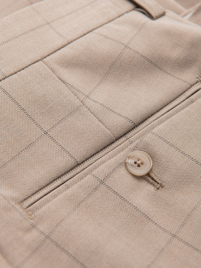 Pánske nohavice klasického strihu v jemnej kockovanej farbe - sand V2 OM-PACP-0187