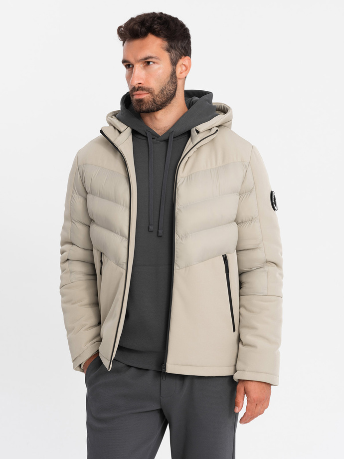 Kurtka męska pikowana z łączonych materiałów z wysokim kołnierzem – beżowa V4 OM-JALP-0172