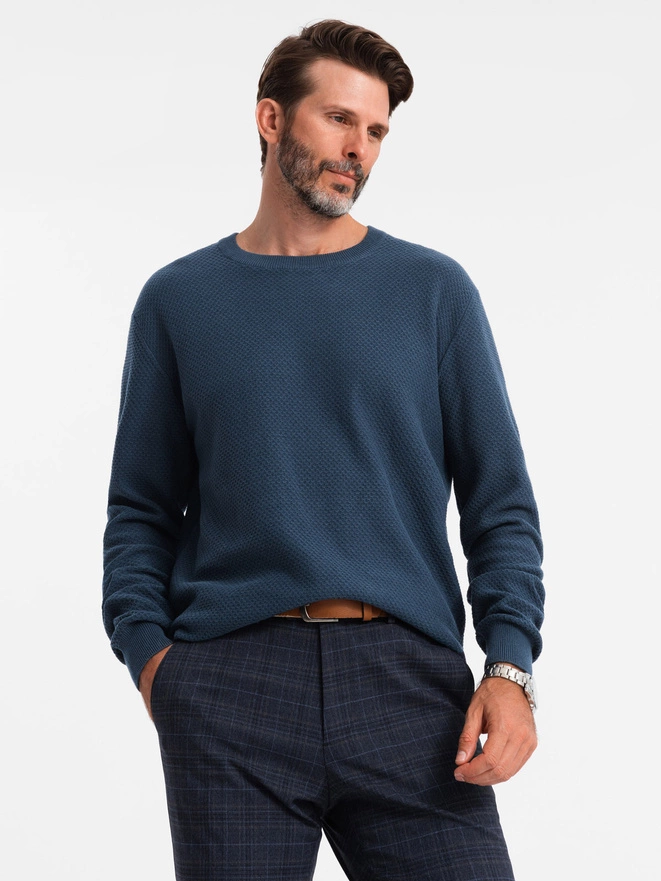 Men's RELAXED FIT knitted diamond-knit sweater - navy blue V2 OM-SWSW-0110