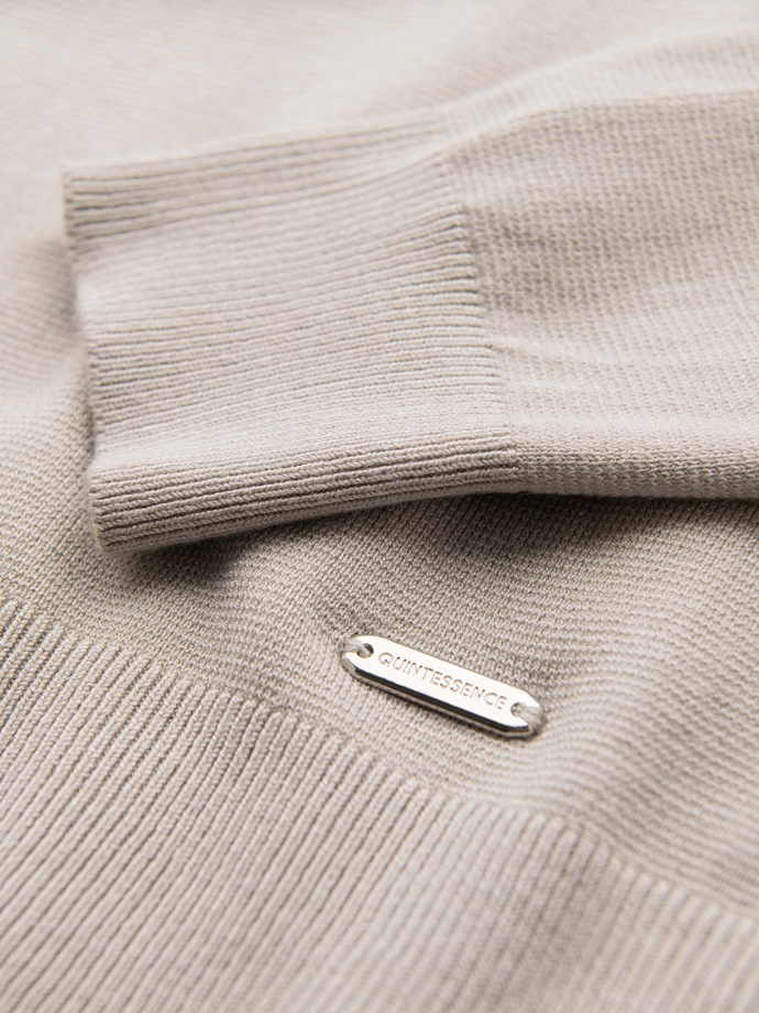 Pánský svetr s kulatým výstřihem z elastického úpletu s klasickou vazbou - béžový V3 OM-SWSW-0183