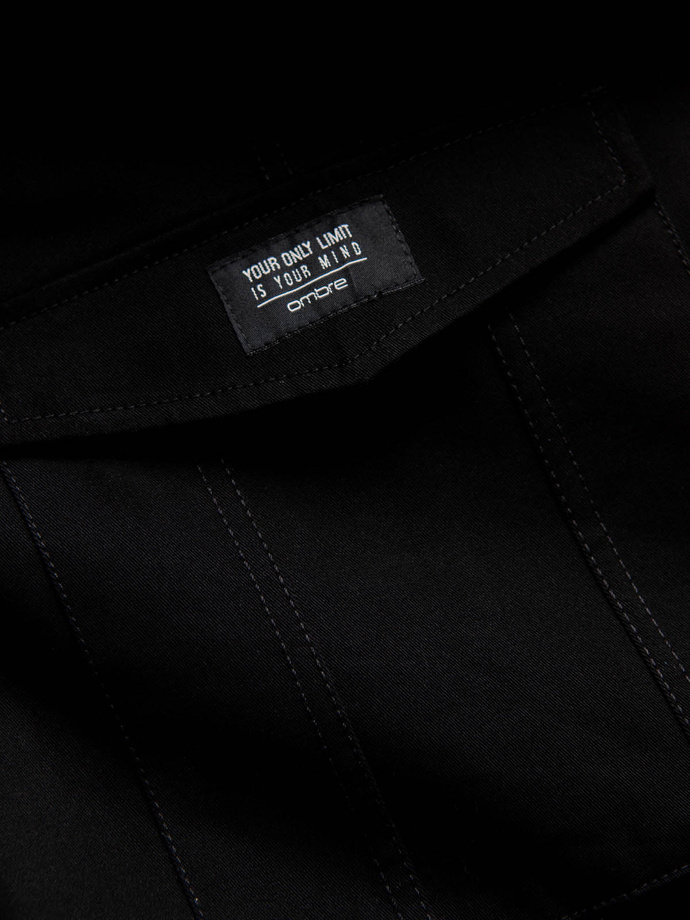 Pantaloni pentru bărbați cu buzunare cargo și tiv la picior - negru V5 OM-PACG-0189