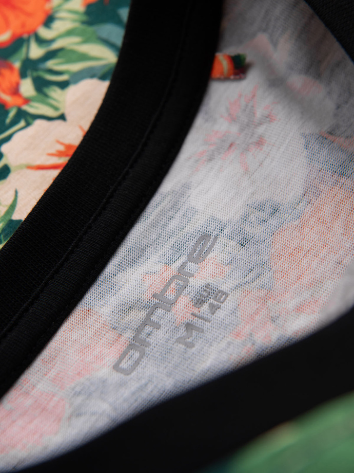 Pánske bavlnené tričko s kvetinovou potlačou - čierne V2 OM-TSFP-0249