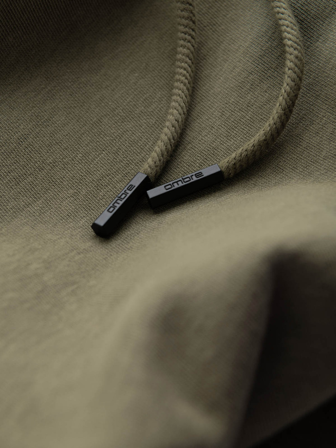 Vyriškas džemperis su gobtuvu ir lopais - alyvuogių spalvos V4 OM-SSZP-0140