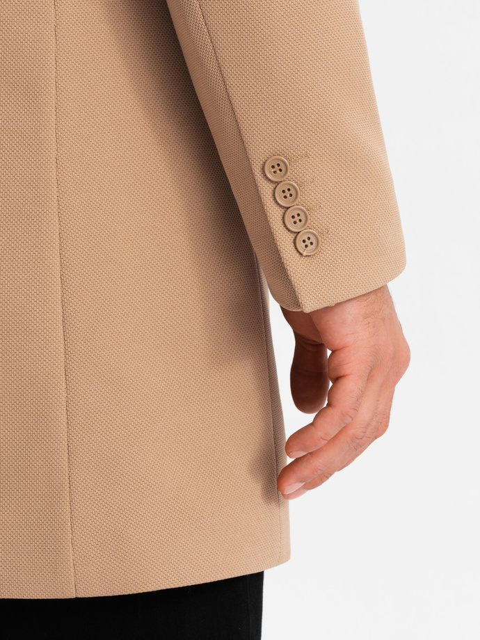 Prigludęs vyriškas struktūriškas paltas su aukšta apykakle - šviesiai rudas V4 OM-COWC-0117