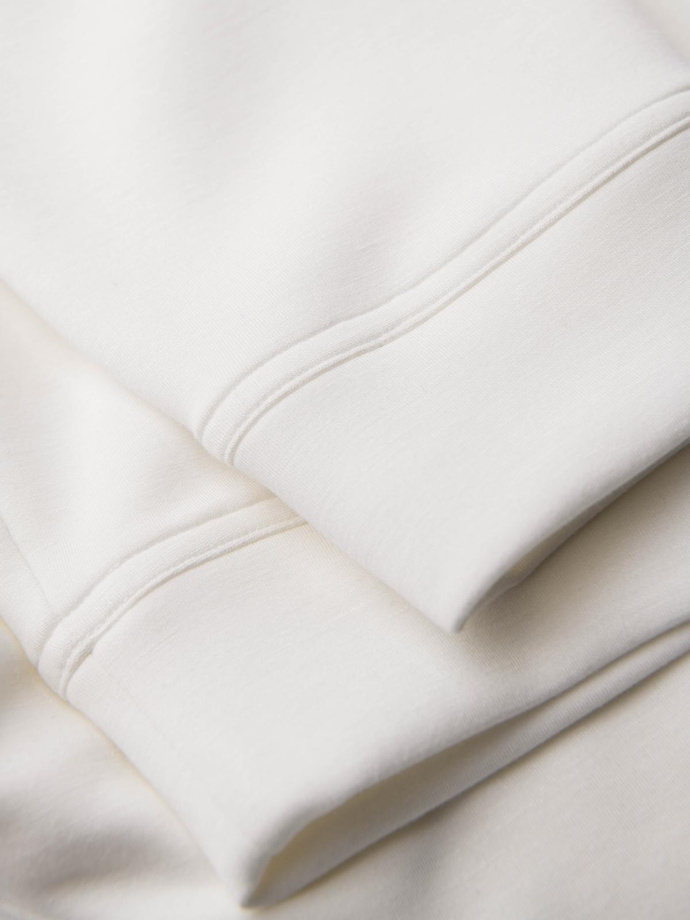 Pánské tepláky s žebrovanými nohavicemi a gumovým potiskem - bílé V2 OM-PASK-0223