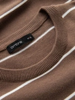 Pánský ležérní svetr s vodorovnými pruhy - hnědý V3 OM-SWSW-0143
