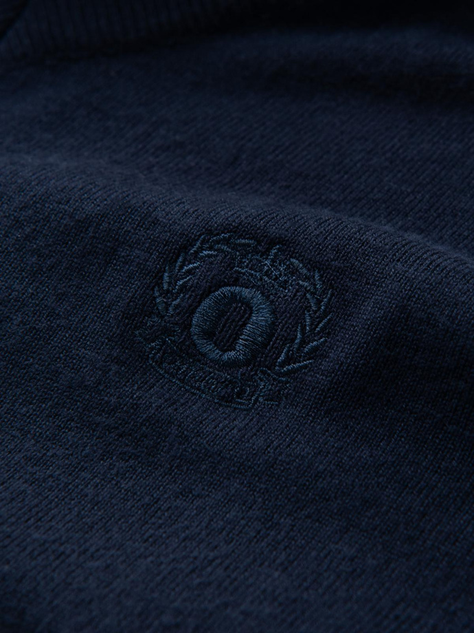 Vyriškas elegantiškas BASIC džemperis su V formos iškirpte ir viskoze - tamsiai mėlynas V2 OM-SWBS-0107