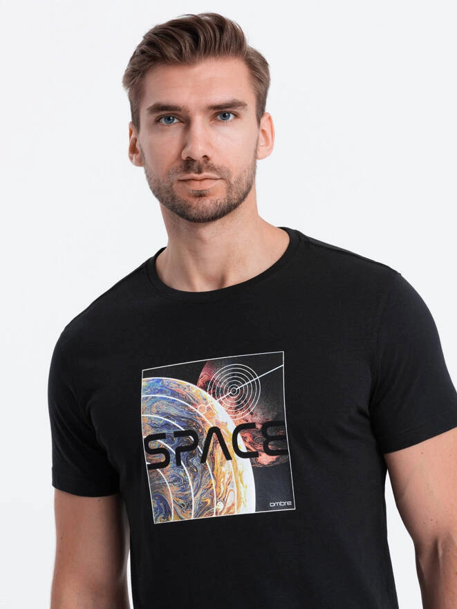 Tricou bărbătesc din bumbac cu imprimeu spațial - negru V1 S1755