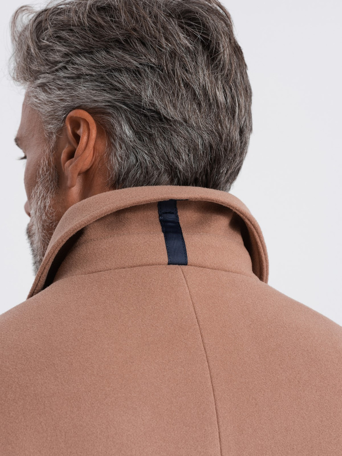 Vyriškas vienspalvis ilgas paltas su apykakle ir apatiniu sluoksniu - rudas V2 OM-COWC-0106