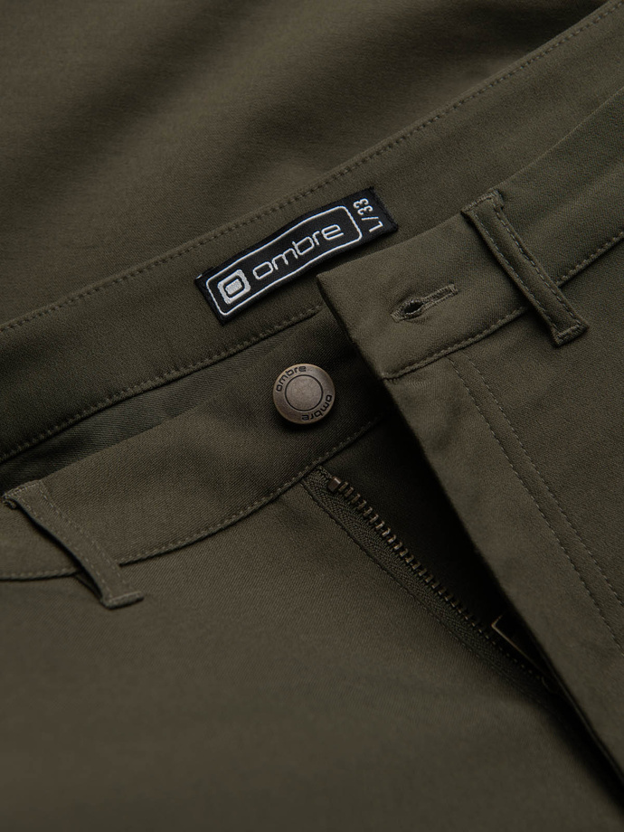 Pantaloni bărbătești REGULAR din stofă cu buzunare cargo - verde-oliv închis V1 OM-PACG-0178