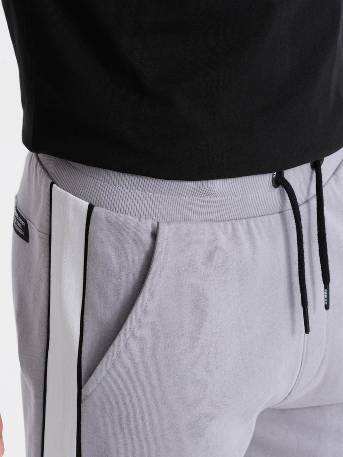 Pantaloni scurți de trening pentru bărbați, cu șiret - gri V9 W359