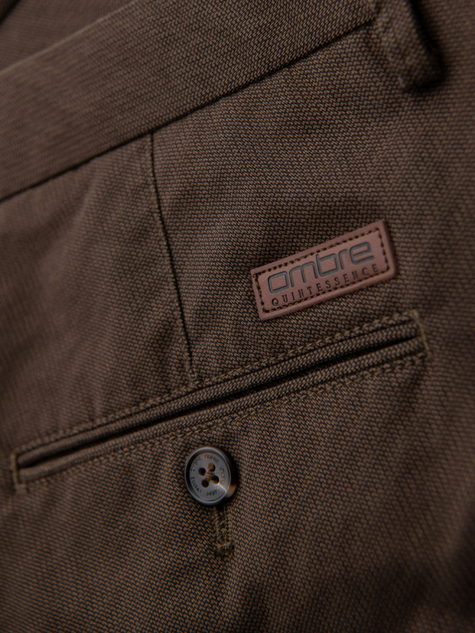 Vyriškos REGULAR FIT chino kelnės su švelnia tekstūra - rudos spalvos V3 OM-PACP-0184