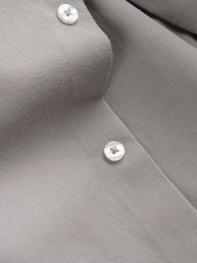 Cămașă bărbătească REGULAR FIT cu buzunar - gri V1 OM-SHCS-0148