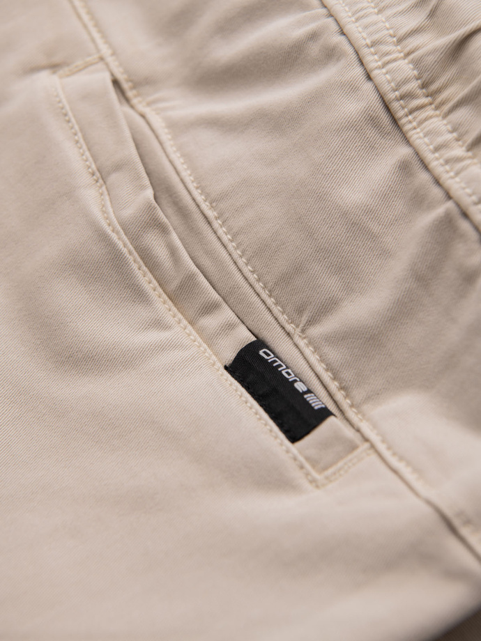 Men's loose-fit shorts with cargo pockets - cream V1 OM-SRCG-0194