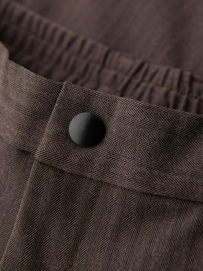 Men's chino pants with elastic waistband SLIM FIT - chocolate V2 OM-PACP-0158