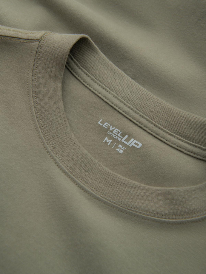 Pánske bavlnené tričko LOOSE FIT s dlhým rukávom a okrúhlym výstrihom - khaki V4 OM-LSBC-0129