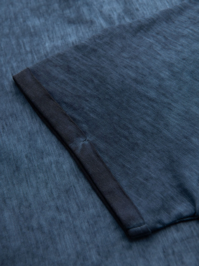 Pánske bavlnené tričko s výstrihom do V so spraným efektom - tmavomodré V7 OM-TSWT-0242