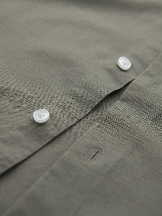 Men's linen shirt with stand-up collar and pocket REGULAR FIT - khaki V6 OM-SHCS-0161