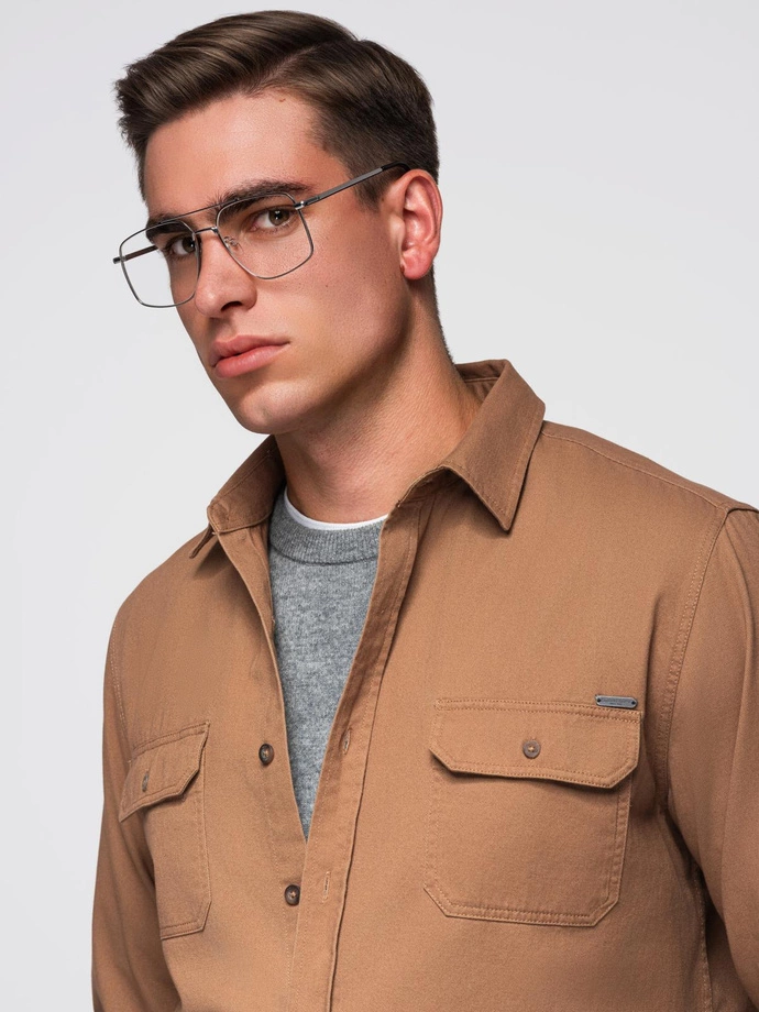 Cămașă bărbătească REGULAR FIT din bumbac cu buzunare cu nasturi - camel V2 OM-SHCS-0146