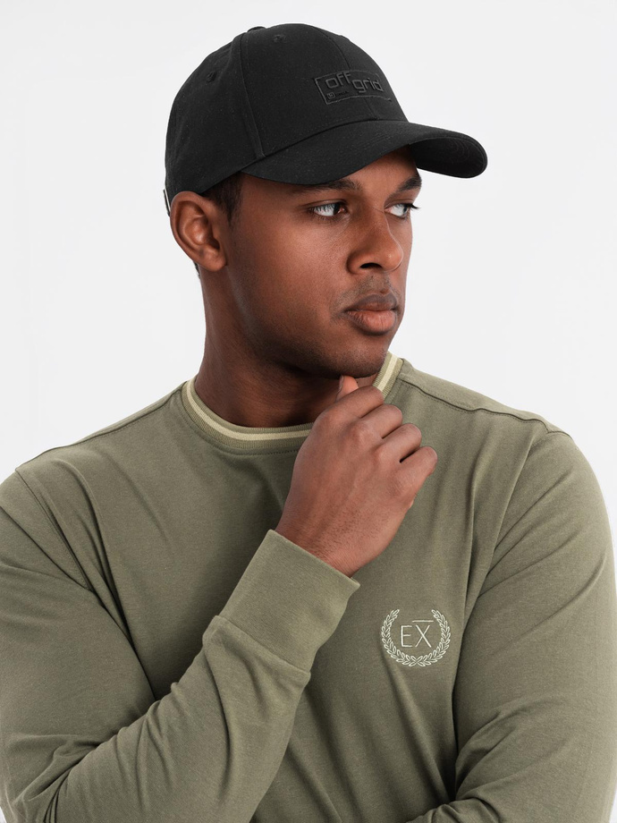 Men's baseball cap with visor and rectangular patch - black V1 OM-ACCS-0104