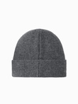 Men's knitted beanie cap with patch - grey melange V2 OM-ACWH-0123