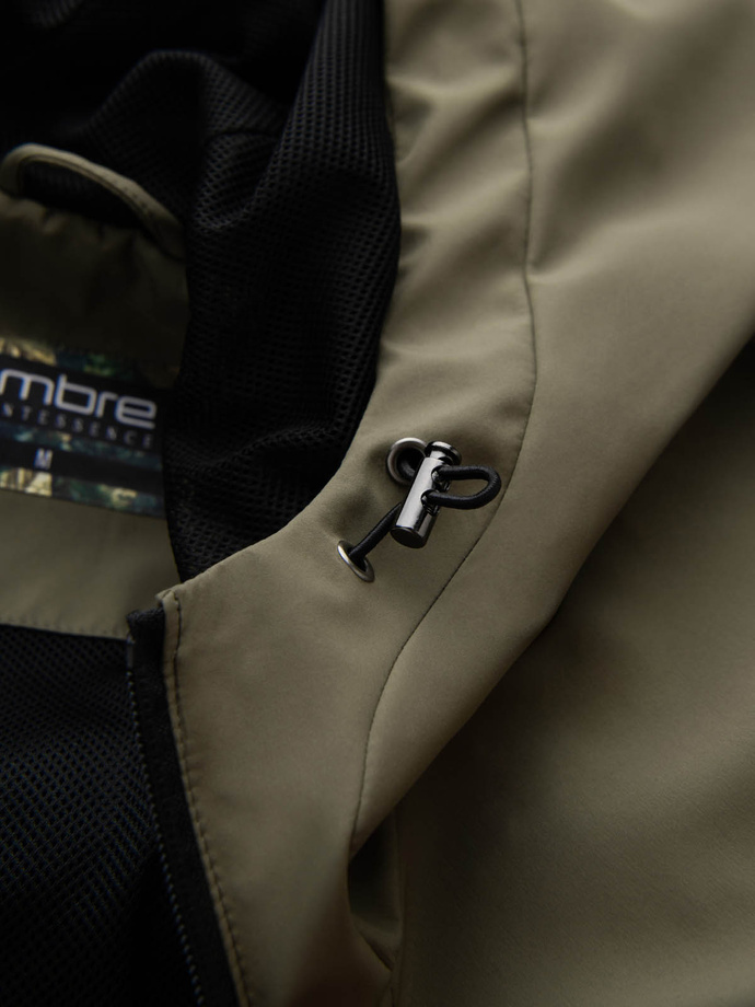 Lengva vyriška striukė su gobtuvu ir tinkliniu pamušalu - alyvinė V2 OM-JANP-0149