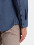 Vyriški medvilniniai REGULAR FIT marškiniai su kišenėmis - mėlyni V3 OM-SHCS-0147