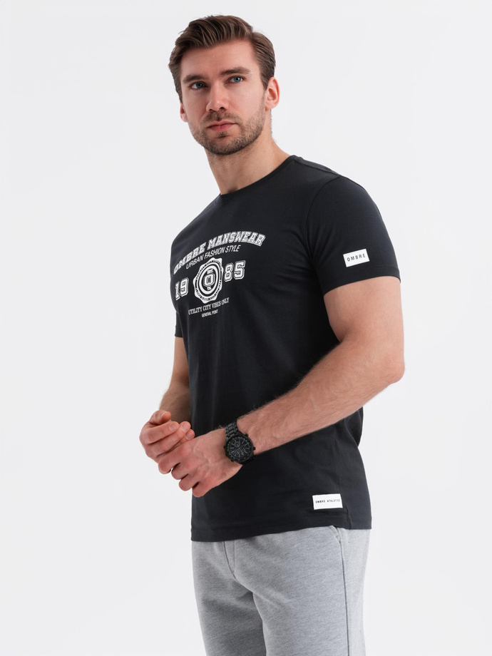 Tricou pentru bărbați cu imprimeu college - negru V2 OM-TSPT-0137